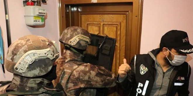 Balıkesir ve Bursa'da FETÖ operasyonunda 5 şüpheli gözaltına alındı