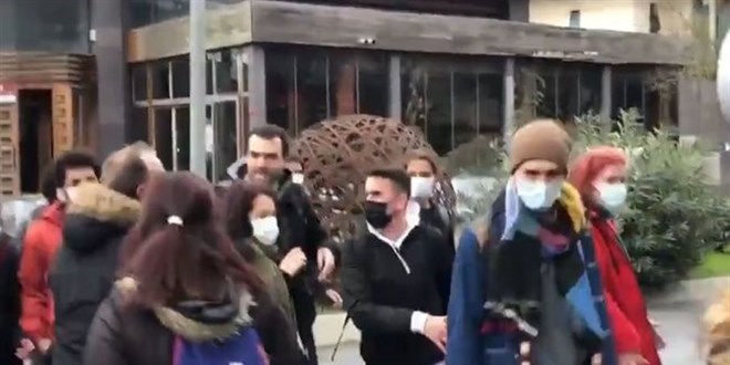 EGM'den Boğaziçi açıklaması: Polis 'Aşağı bak' değil, 'Aşağıdan' dedi