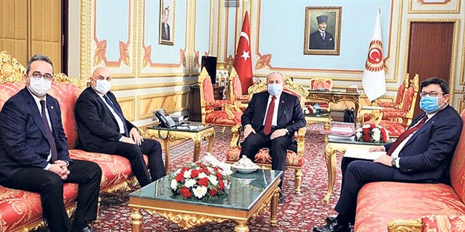 Meclis'te 'Enis Berberoğlu' trafiği