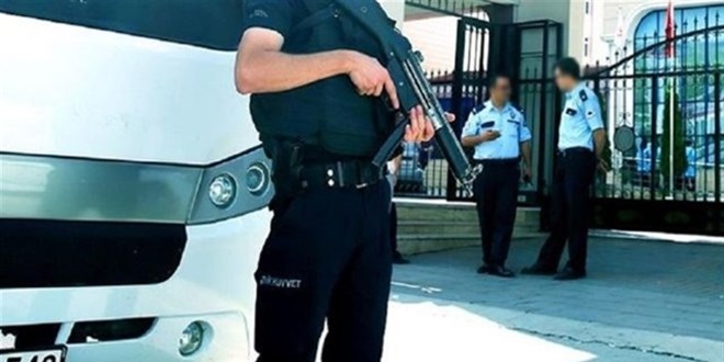 Kad�k�y'deki olaylarda g�zalt�na al�nan 23 ��pheli, adliyeye sevk edildi