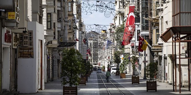 Öğretmen ve öğrenciler kısıtlamadan muaf tutuldu