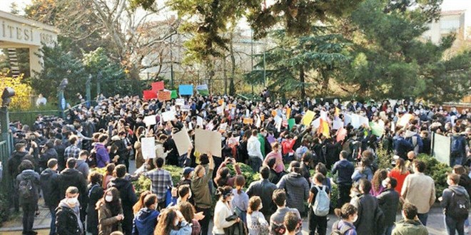 Boğaziçi'nde yalanlar doğrular: Keskin nişancı değil drone savar
