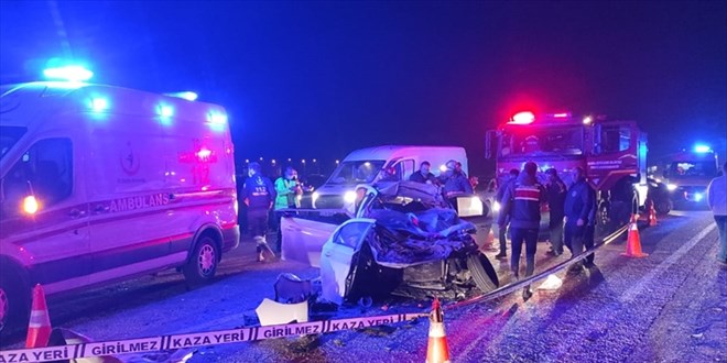  makinesine arpan otomobildeki 2 kii ld, 2 kii yaraland