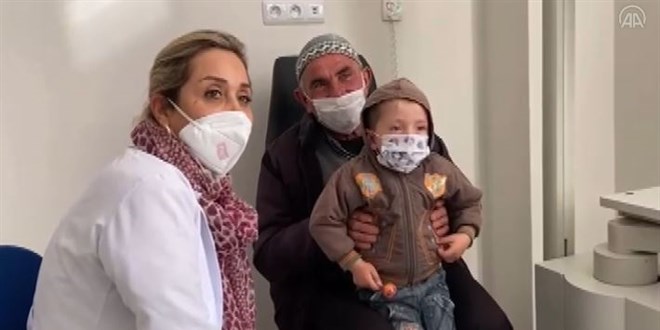 Ak Partili vekil, doktor önlüğünü giyip hastanede mesai yaptı