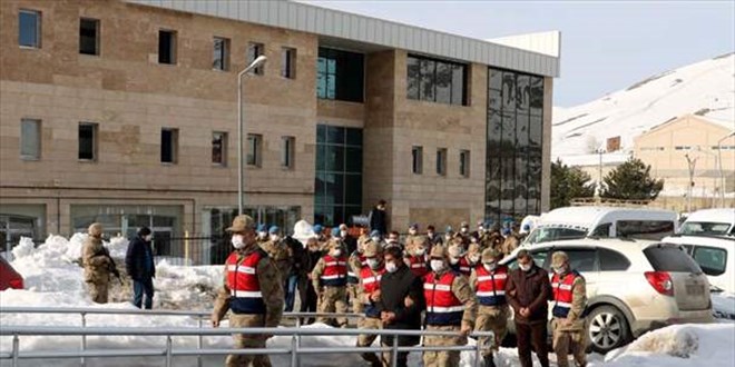 Bitlis ve stanbul'da PKK'dan 5 tutuklama