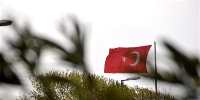 �stanbul'da f�rt�na etkili oluyor