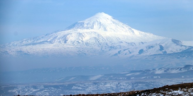 Ağrı Dağı ve Aras Dağları'ndaki kar erimeye başladı
