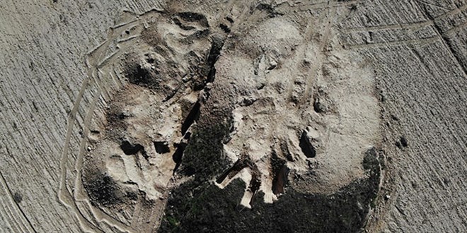 2 bin 700 y�ll�k t�m�l�sler i� makineleri ile talan edildi