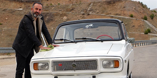 Çocukluk hayali, 1973 model Anadol'a gözü gibi bakıyor