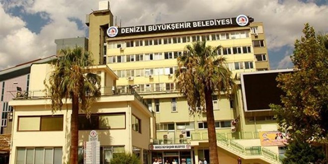 Denizli'de 3 belediye meclis üyesi, CHP'den istifa etti