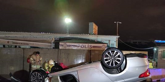 Alkollü sürücü, 3 çocuğu ile birlikte kontrol noktasına daldı