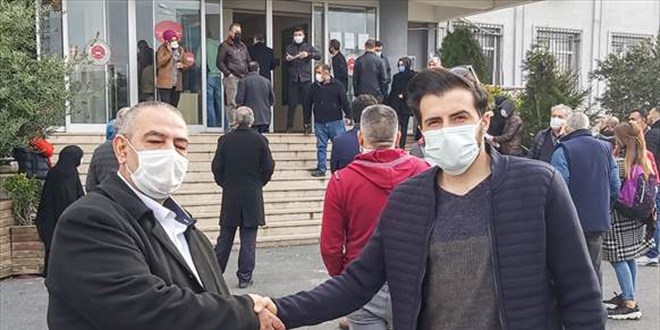 İETT şoförüne hakaret eden yolcu ceza olarak lokum dağıttı