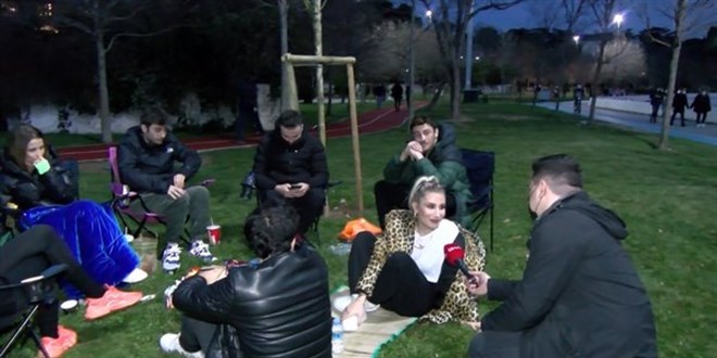 Koronavirüs tedbirlerine uymayan İrem Derici'ye para cezası kesildi
