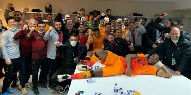 Galatasaraylı 3 futbolcuya suç duyurusu