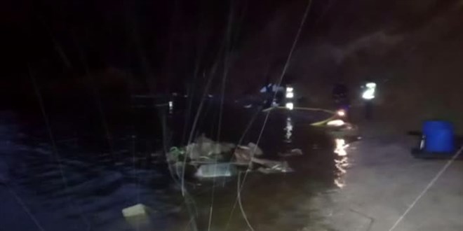 Cenaze dönüşü pikap baraj gölüne devrildi: 3 ölü