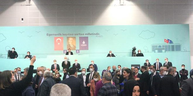 İBB Meclisinde gerginlik