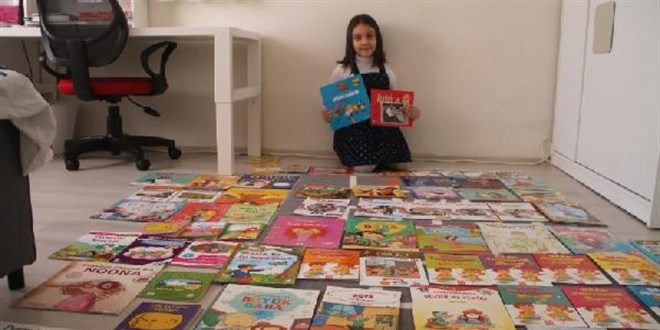 7 yaşındaki Aymira, 1 ayda 100 kitap okudu