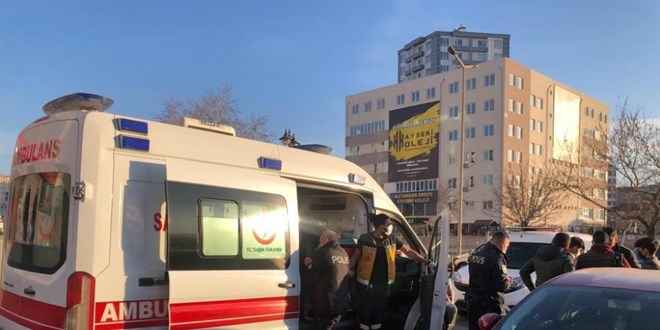 Kayseri'de çıkan kavgada 2 öğrenci bıçakla yaralandı