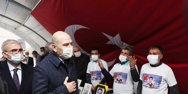 Bakan Soylu'dan, annelerinin 'evlat nöbeti'ne ilişkin açıklama