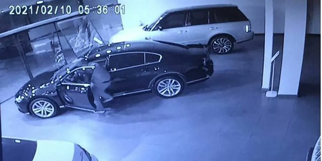 Yarım milyonluk aracı çalmışlardı: Geri getirdiler