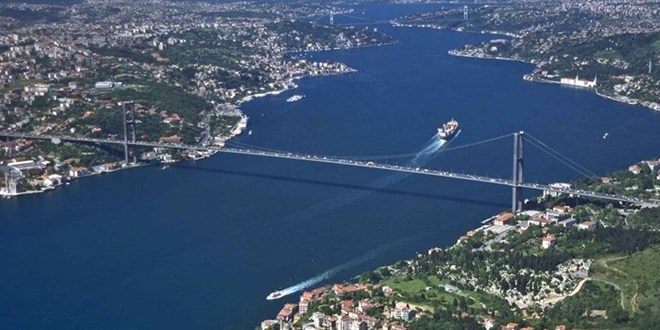 İstanbul Boğazı gemi geçişlerine kapatıldı