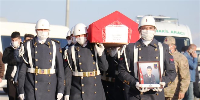 Şehit Astsubay Semih Özbey, gözyaşlarıyla defnedildi