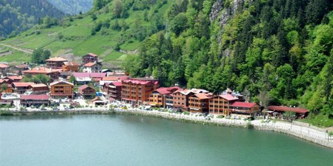 Uzungöl'ün çevresi yapılardan arındırılarak, yeşil olacak