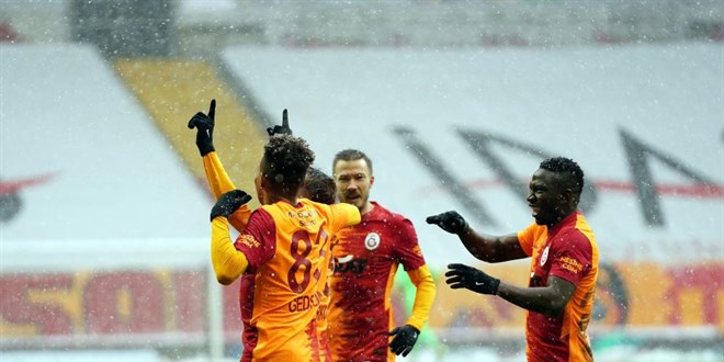 Galatasaray evindeki yenilmezliğini 9'a çıkardı