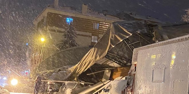 Eypsultan'da lisenin spor salonunun ats kt