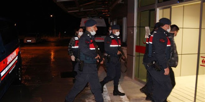 Kaçak kazı yapan 2'si uzman çavuş 3 kişi gözaltına alındı