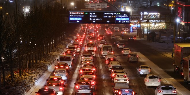Ankara'da trafik durma noktasına geldi