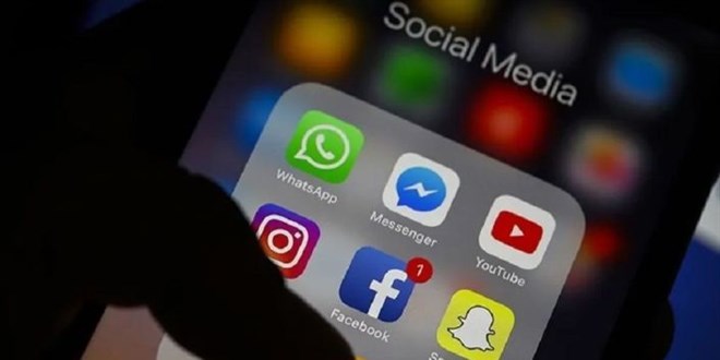 Sosyal medya hesaplarında farklı bir e-posta kullanılmalıdır