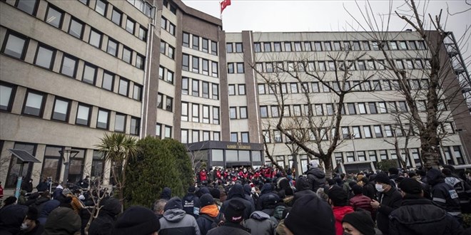 Kadıköy Belediyesinde işçiler greve başladı