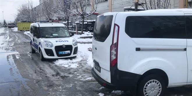 Fabrikada devrilen makinenin altında kalan işçi yaşamını yitirdi