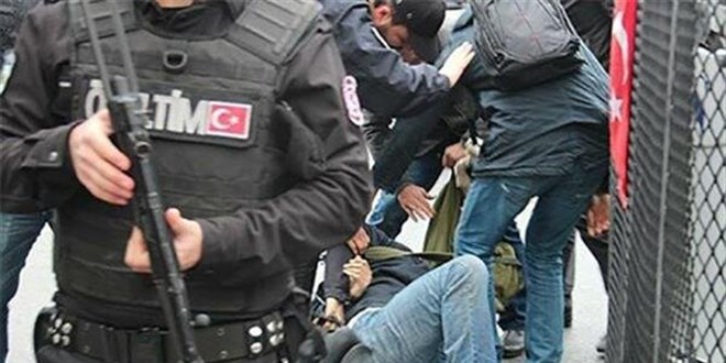 AYM'den ters kelepçeye 15 bin lira tazminat kararı