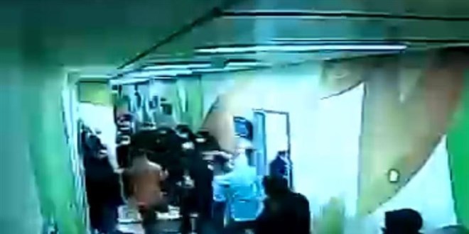23 yıl hapis cezası bulunan şahsı hastane personeli kılığındaki polisler yakaladı