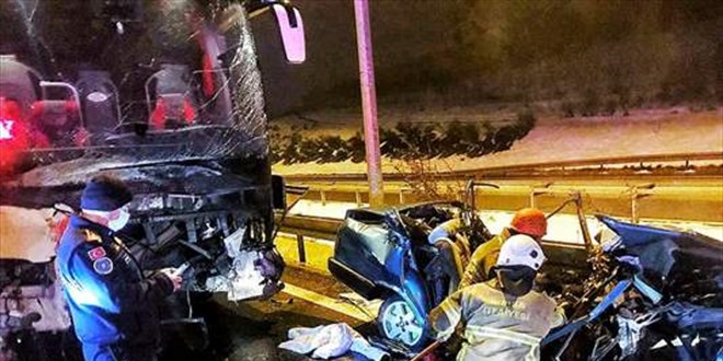 Bursa'da yolcu otobüsü kazası: İki kişi yaşamını yitirdi, 10 kişi yaralandı