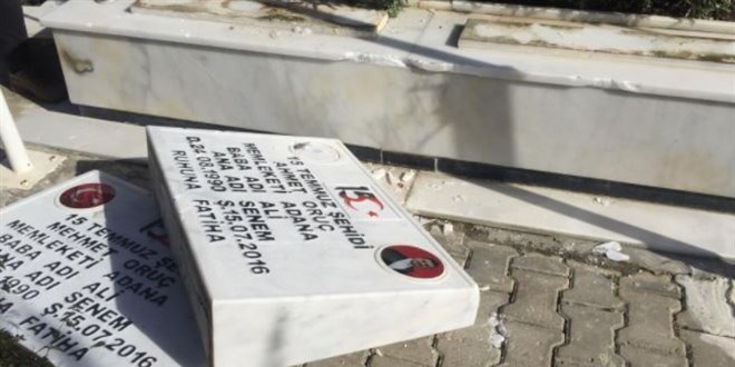 Şehit kabirlerinin de arasında olduğu 79 mezar tahrip edildi