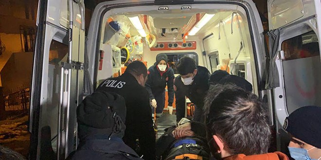 Polis kapıyı çalınca, camdan atladılar!