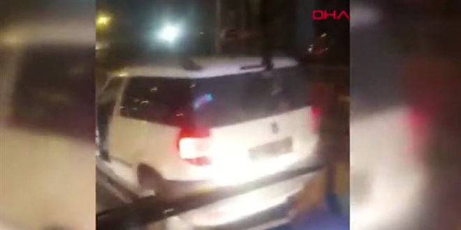 İETT otobüsünün önünü kestiler