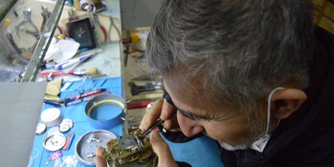 Replika saatler tamircilere yaradı