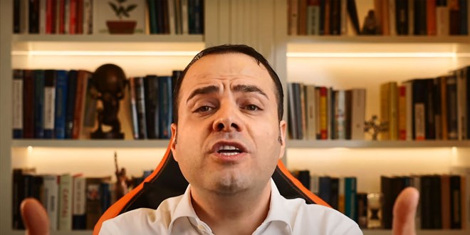 Özgür Demirtaş'tan 'Berat Albayrak'a CV gönderdi' iddiasına ilişkin açıklama