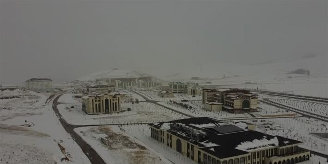 Üniversitenin yer altında depoladığı kar suyu, yazın can suyu olacak