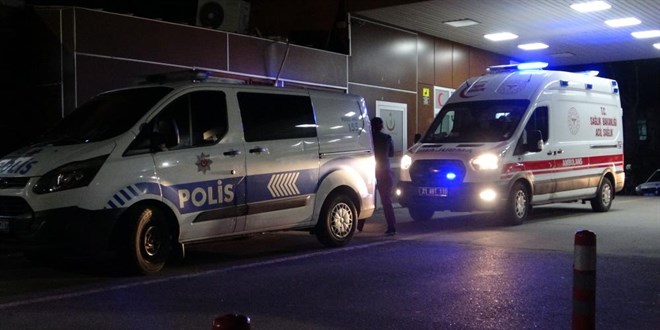 Diyarbakır'da taşlı, sopalı ve silahlı kavga: 12 yaralı