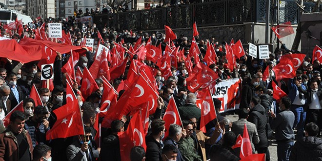 Şırnak kırmızı beyaza büründü, teröre karşı yürüdüler