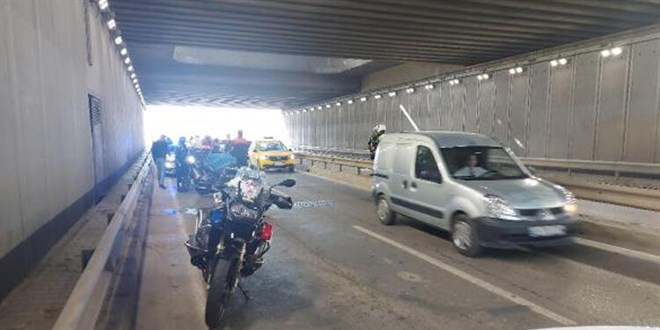 �zmir'de 2 yunus polisi kazada yaraland�