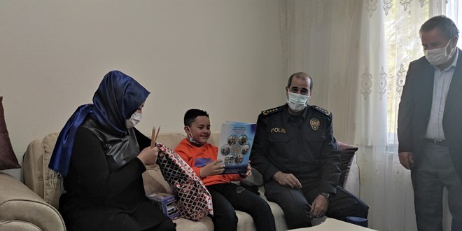 Emniyet M�d�r�'nden �ehit �ocu�una do�um g�n� s�rprizi