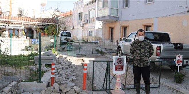 Dedesine ait arsadan geçen yolu, bu kez de mahkeme kararıyla kapattırdı
