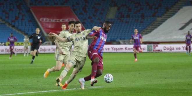 Trabzonspor evinde Fenerbahçe'ye yenildi