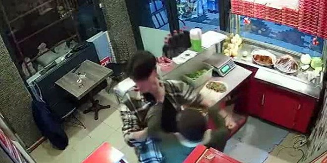 'Acılı çiğ köfte' nedeniyle çalışanı darbeden müşteri yeniden gözaltında